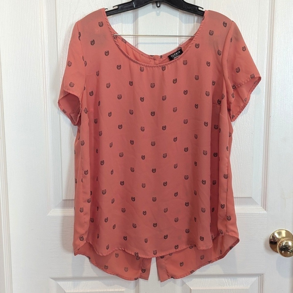 Whimsical Owl Print Coral Blouse Cottagecore Academia Button Back Torrid 00(M/L)